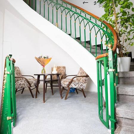 White Wolf House Hostel & Apartments Прага Экстерьер фото