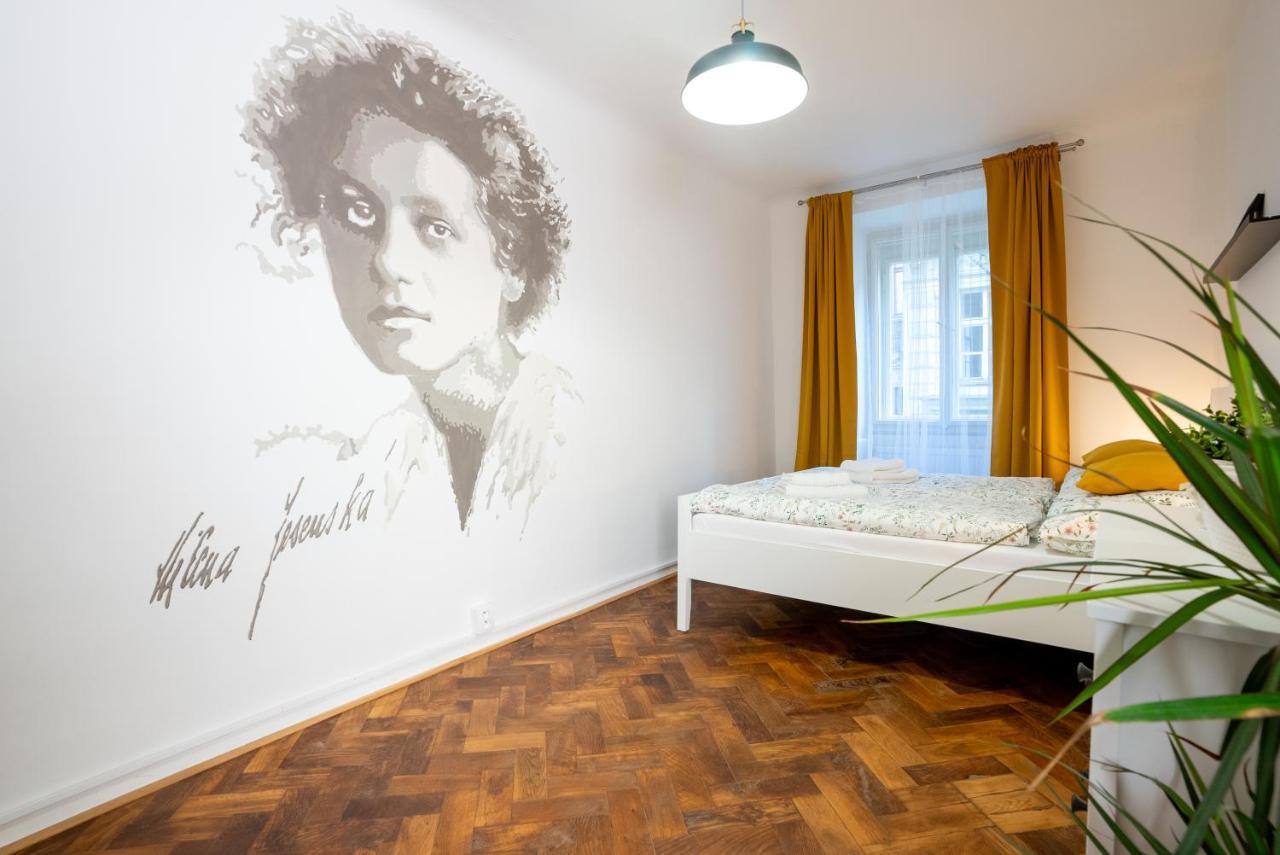 White Wolf House Hostel & Apartments Прага Экстерьер фото