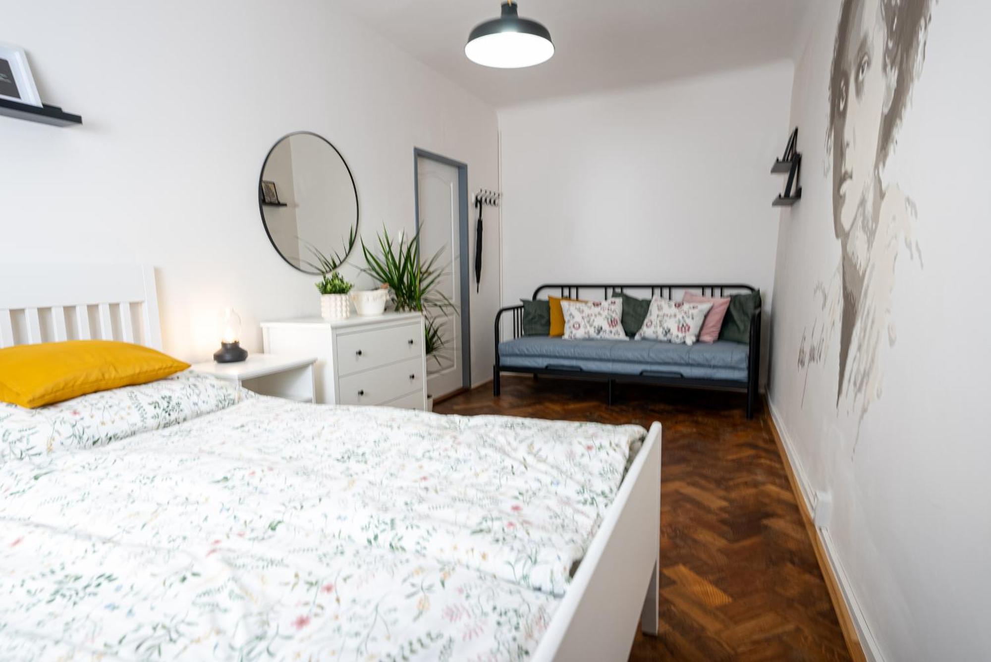 White Wolf House Hostel & Apartments Прага Экстерьер фото